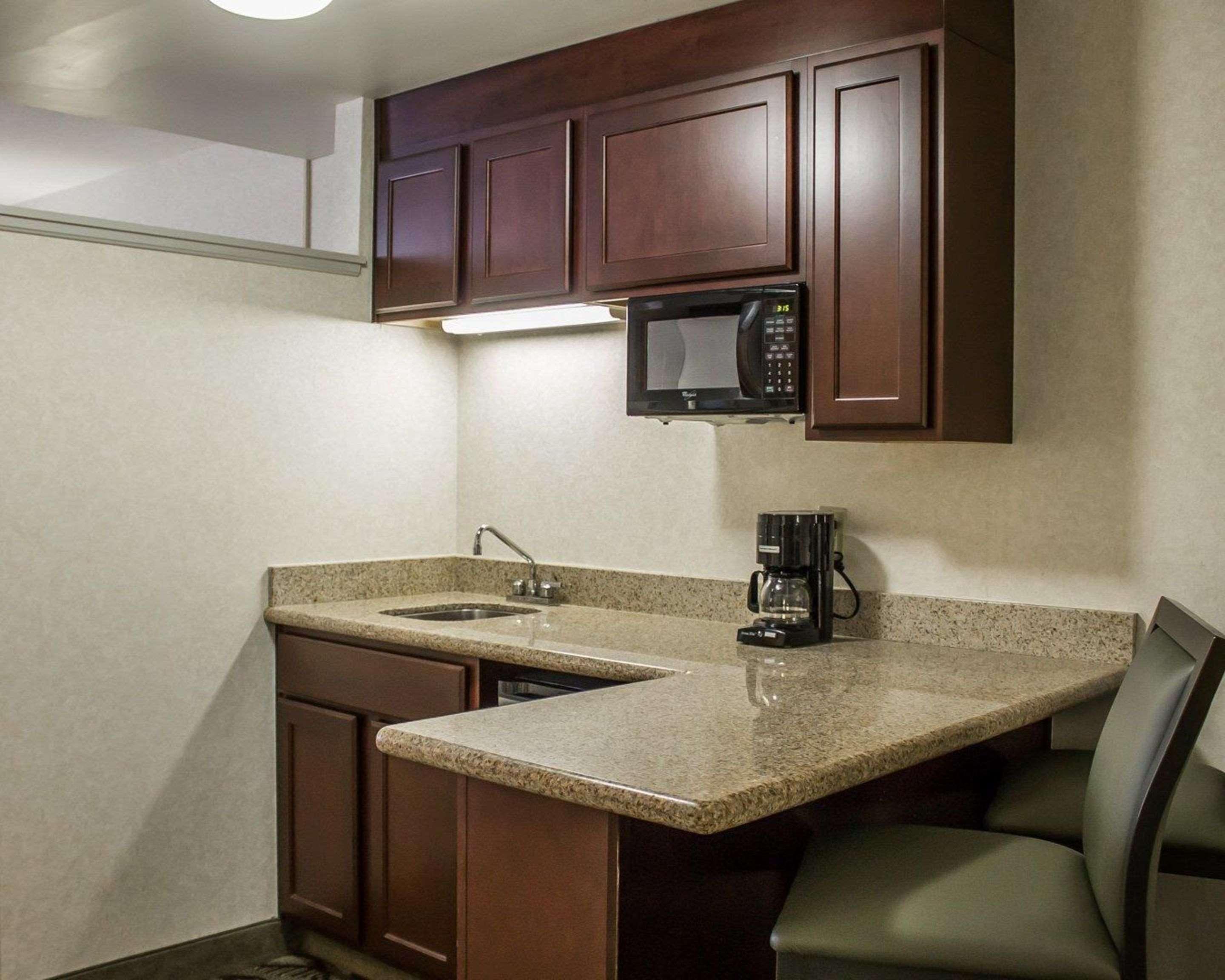 Quality Inn & Suites مانسفيلد المظهر الخارجي الصورة